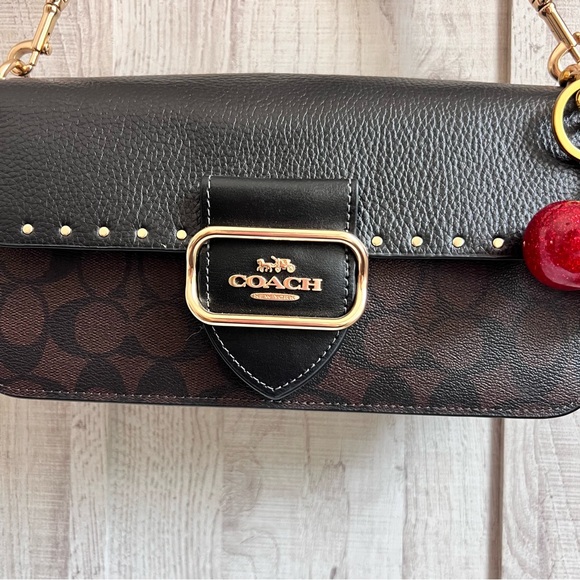 Coach Morgan Shoulder Bag In Colorblock Signature Canvas With Rivets - Picture 2 of 9